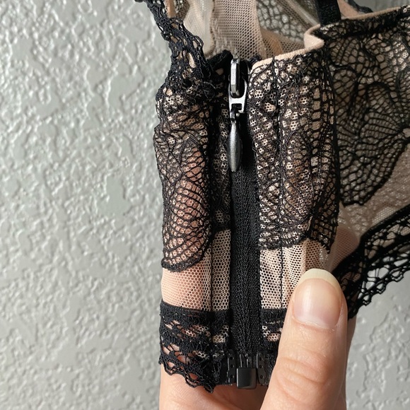 Victoria’s Secret unlined bralette - Picture 2 of 9